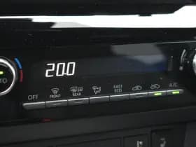 Toyota Yaris Cross 1.5 Hybrid Dynamic Limited Automaat 116Pk thumbnail 16