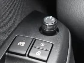 Toyota Yaris Cross 1.5 Hybrid Dynamic Limited Automaat 116Pk thumbnail 9