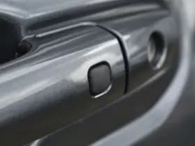 Toyota Urban Cruiser Dynamic 61 Kwh Automaat 174Pk thumbnail 2