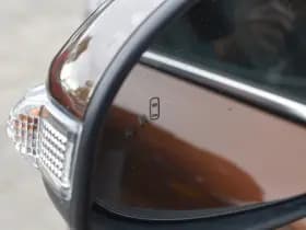 Toyota C-HR 1.8 Hybrid Executive Ultimate Automaat 122Pk thumbnail 2