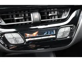 Toyota C-HR thumbnail 12