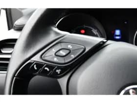 Toyota C-HR thumbnail 15
