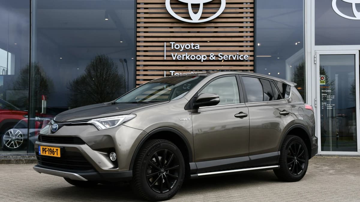 Toyota RAV4 — foto 1