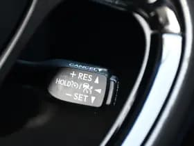 Toyota C-HR 1.8 Hybrid Style Luxury thumbnail 34