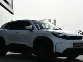 Toyota Urban Cruiser Executive 61 Kwh Automaat 174Pk thumbnail 9