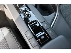 Toyota C-HR 2.0 Plug-In Hybrid 220 Dynamic Automaat 223Pk thumbnail 14