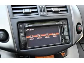 Toyota RAV4 thumbnail 11