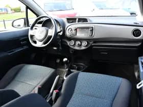 Toyota Yaris thumbnail 13