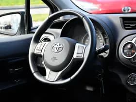 Toyota Yaris thumbnail 15