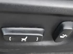 Toyota Land Cruiser 3.0 D-4D-F Executive thumbnail 4