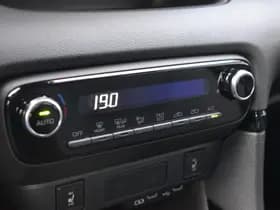 Toyota Yaris 1.5 Hybrid 115 First Edition Limited Automaat 116pk thumbnail 13