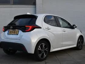 Toyota Yaris 1.5 Hybrid 115 First Edition Limited Automaat 116pk thumbnail 3