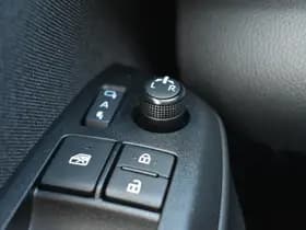 Toyota Yaris 1.5 Hybrid 115 First Edition Limited Automaat 116pk thumbnail 8