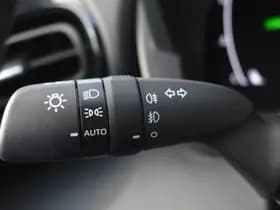 Toyota Yaris 1.5 Hybrid 115 First Edition Limited Automaat 116pk thumbnail 9