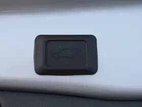 Toyota RAV4 2.5 Plug-in Hybrid AWD Bi-Tone Plus Automaat 306pk thumbnail 18