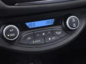 Toyota Yaris 1.5 Hybrid Dynamic Limited Automaat 100pk thumbnail 10