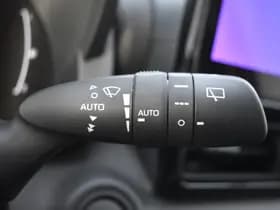 Toyota Yaris 1.5 Hybrid 115 Dynamic Automaat 116pk thumbnail 12