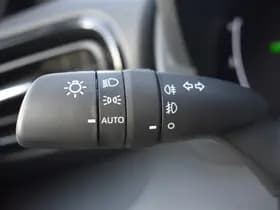 Toyota Yaris 1.5 Hybrid 115 Dynamic Automaat 116pk thumbnail 9