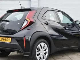 Toyota Aygo X Hybrid 115 play Automaat 116pk thumbnail 3