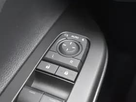 Toyota C-HR 2.0 Plug-in Hybrid 220 Executive Automaat 223pk thumbnail 9