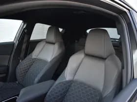 Toyota C-HR 1.8 Hybrid Executive Limited Automaat 122pk thumbnail 9