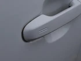 Toyota C-HR 1.8 Hybrid Dynamic Automaat 122pk thumbnail 2