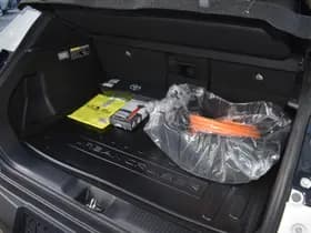 Toyota Urban Cruiser Executive 61 kWh Automaat 174pk thumbnail 6