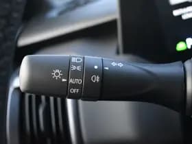 Toyota Urban Cruiser Executive 61 kWh Automaat 174pk thumbnail 9