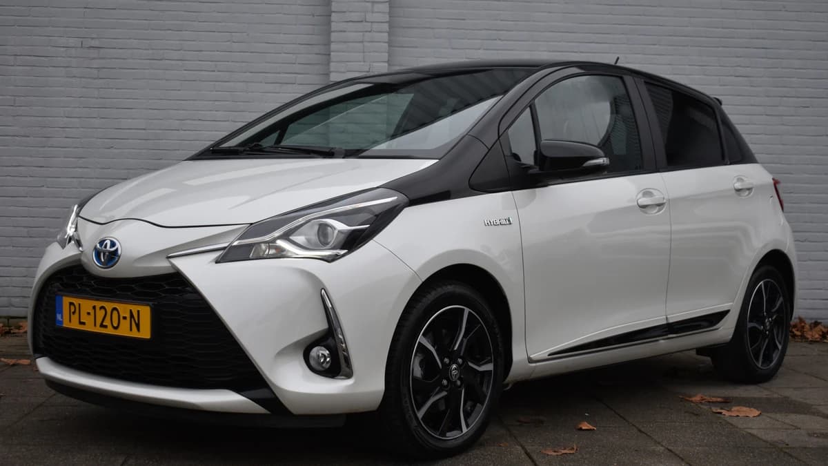 Toyota Yaris 1.5 Hybrid Bi-Tone Automaat 100pk — foto 1