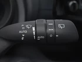 Toyota Yaris 1.5 VVT-i Dynamic Handgeschakeld 126pk thumbnail 12