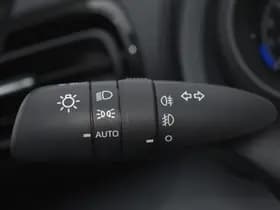 Toyota Yaris 1.5 VVT-i Dynamic Handgeschakeld 126pk thumbnail 9