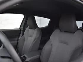 Toyota Urban Cruiser Dynamic 61 kWh Automaat 174pk thumbnail 6