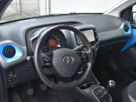 Toyota Aygo 1.0 VVT-i x-play Handgeschakeld 72pk thumbnail 2