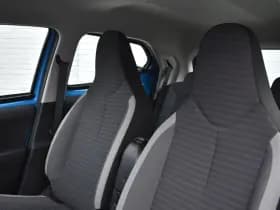 Toyota Aygo 1.0 VVT-i x-play Handgeschakeld 72pk thumbnail 6