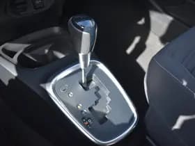 Toyota Yaris thumbnail 17