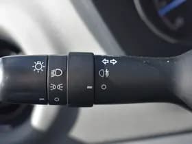 Toyota Yaris thumbnail 8