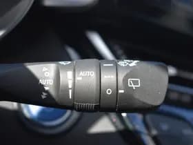 Toyota C-HR thumbnail 12