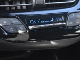 Toyota C-HR thumbnail 18