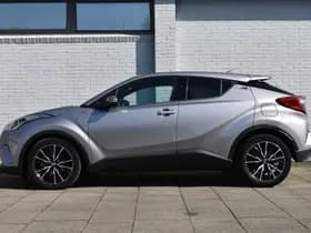 Toyota C-HR thumbnail 3