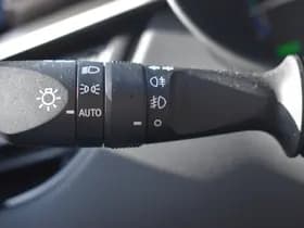 Toyota C-HR thumbnail 9