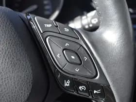 Toyota C-HR thumbnail 12