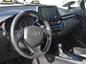 Toyota C-HR thumbnail 8