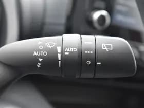 Toyota Yaris thumbnail 12
