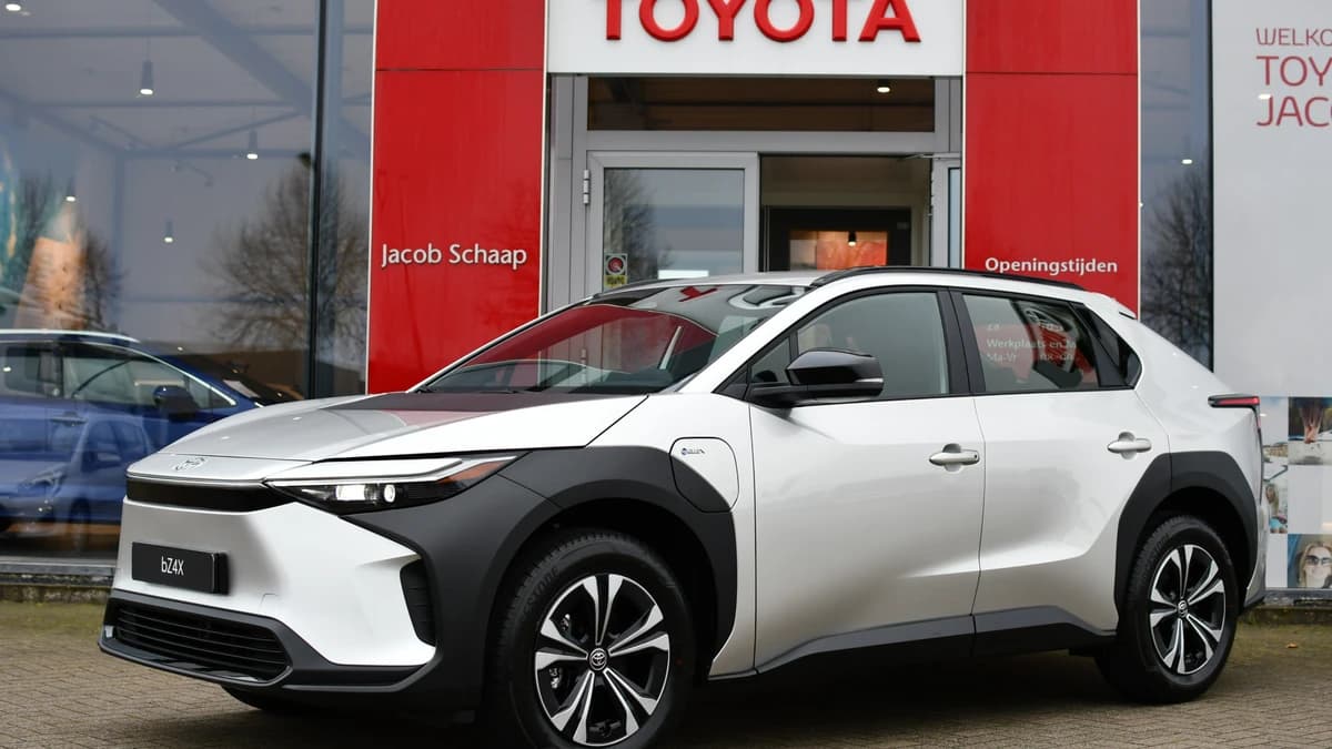 Toyota BZ4X Active 71 kWh Automaat 204pk — foto 1