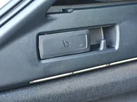 Toyota Corolla Touring Sports Hybrid 180 Dynamic Automaat 178pk thumbnail 13