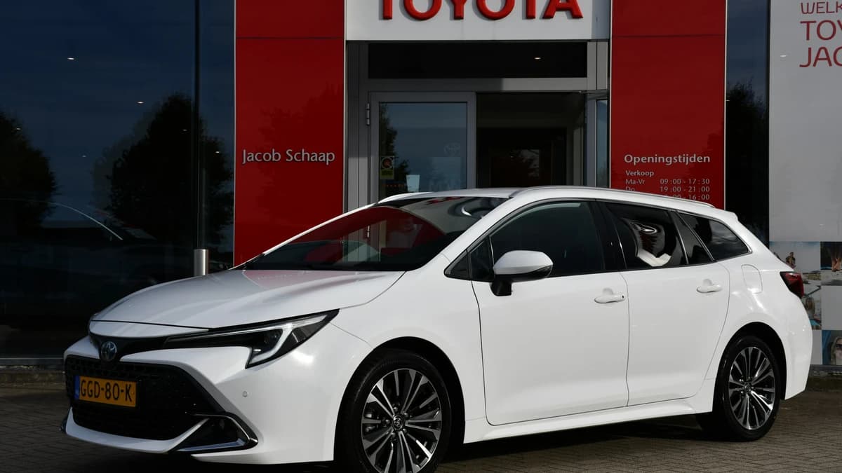 Toyota Corolla Touring Sports Hybrid 140 Dynamic + Automaat 140Pk — foto 1