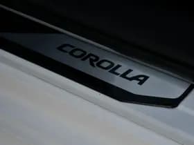 Toyota Corolla Touring Sports Hybrid 140 Dynamic + Automaat 140Pk thumbnail 17