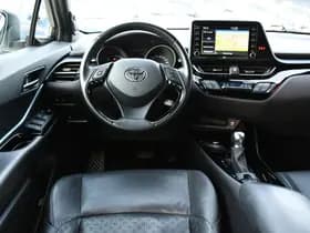 Toyota C-HR 1.8 Hybrid Style Luxury thumbnail 2