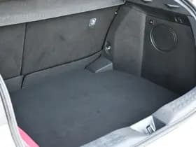 Toyota C-HR 1.8 Hybrid Style Luxury thumbnail 20