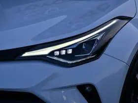 Toyota C-HR 1.8 Hybrid Style Luxury thumbnail 24